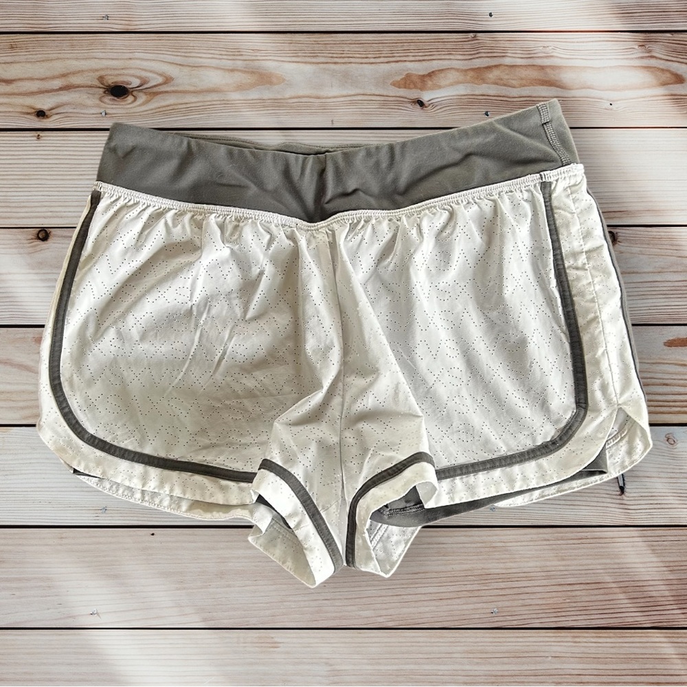 VICTORIA’S SECRET VSX Women’s Sexy Sport Athletic Shorts in White/Charcoal
